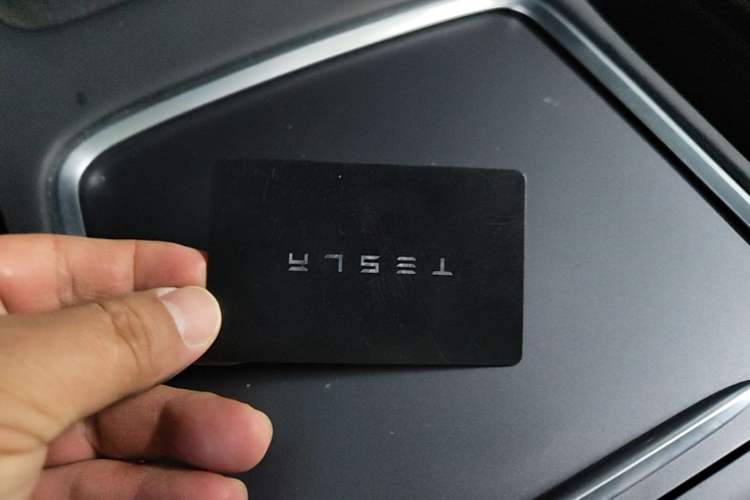 Used Tesla Model Y 2023 Long-Range All-Wheel-Drive Version Vehicle Key