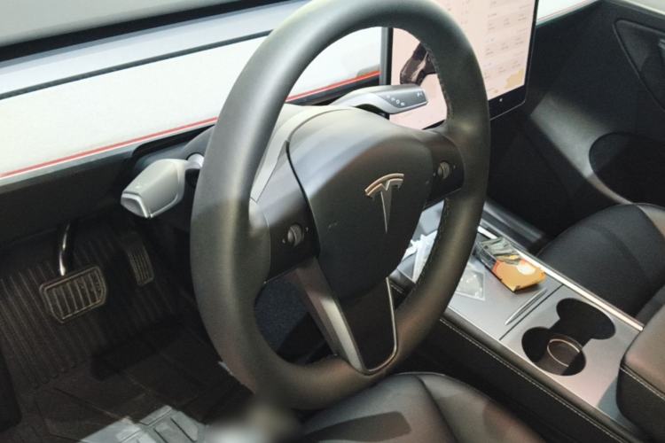Used Tesla Model Y 2023 Rear-Wheel-Drive Version Steering Wheel