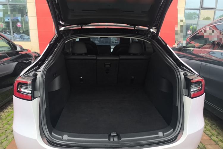 Used Tesla Model Y 2023 Rear-Wheel-Drive Version Trunk