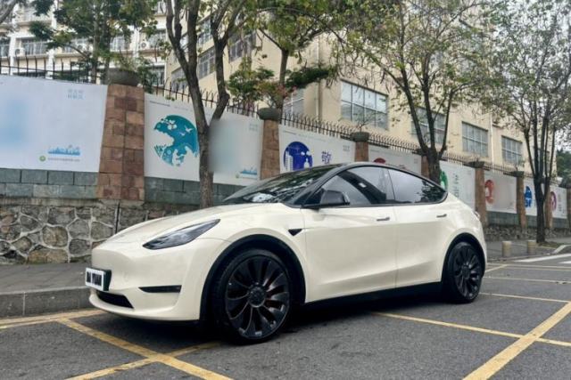 Used Tesla Model Y 2023 High-Performance All-Wheel-Drive Version