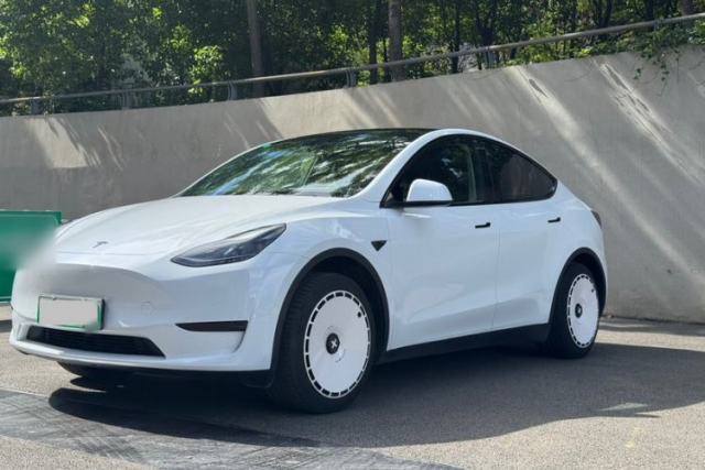 Used Tesla Model Y 2023 Rear-Wheel-Drive Version