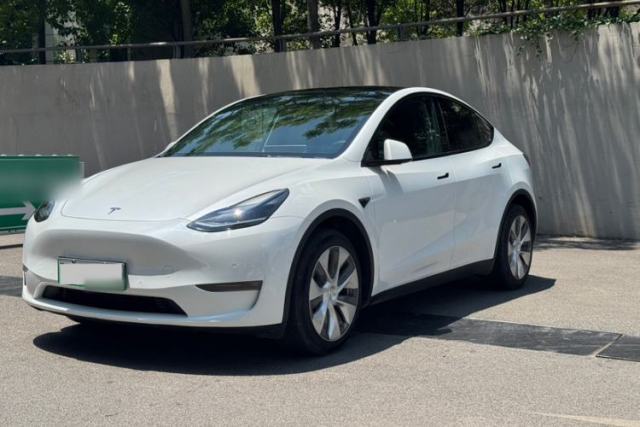 Used Tesla Model Y 2023 Rear-Wheel-Drive Version
