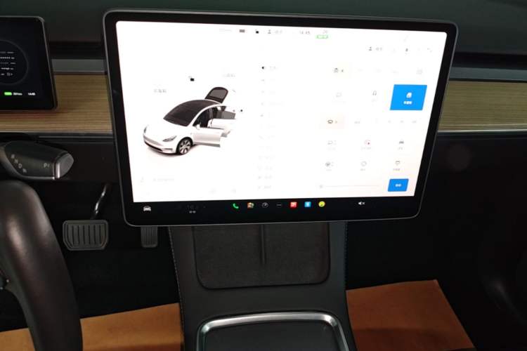 Used Tesla Model Y 2023 Long-Range All-Wheel-Drive Version Audio And AC Panel