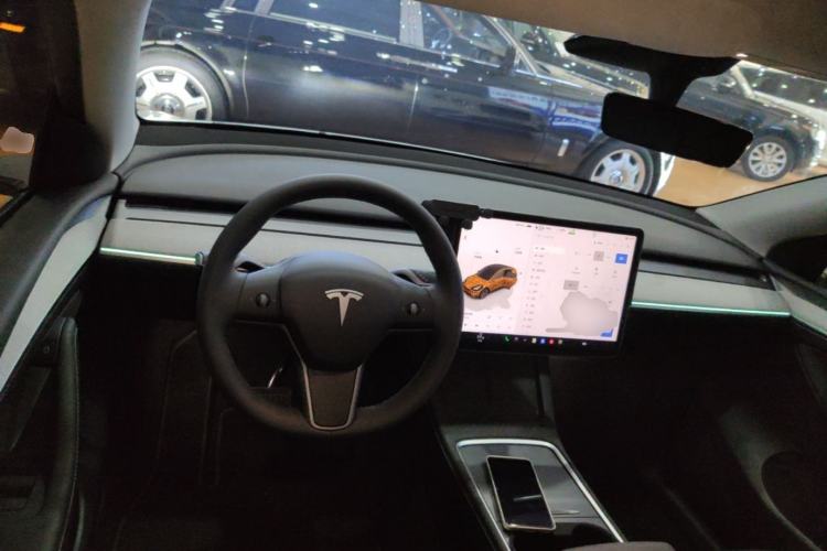 Used Tesla Model Y 2023 Rear-Wheel-Drive Version Center Console