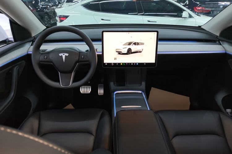 Used Tesla Model Y 2023 High-Performance All-Wheel-Drive Version Center Console