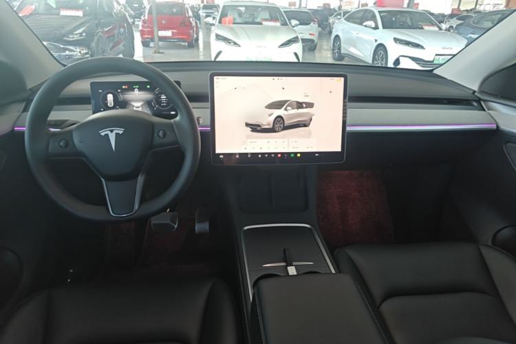 Used Tesla Model Y 2023 Rear-Wheel-Drive Version Center Console