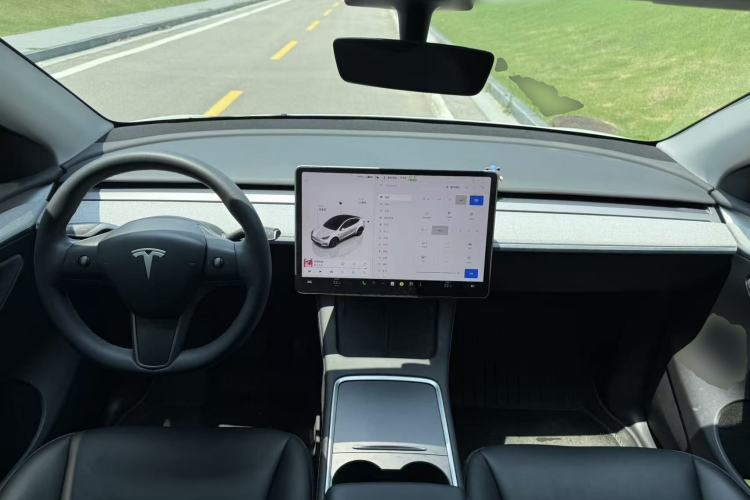 Used Tesla Model Y 2023 Rear-Wheel-Drive Version Center Console