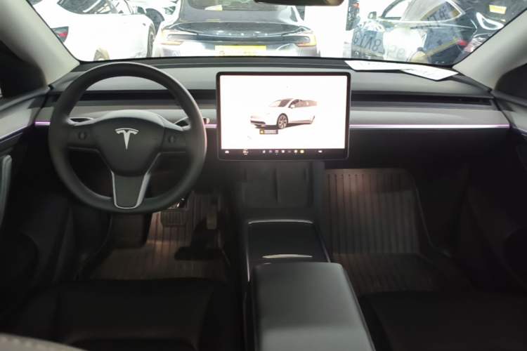 Used Tesla Model Y 2023 Rear-Wheel-Drive Version Center Console
