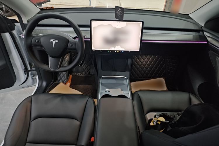 Used Tesla Model Y 2023 Rear-Wheel-Drive Version Center Console
