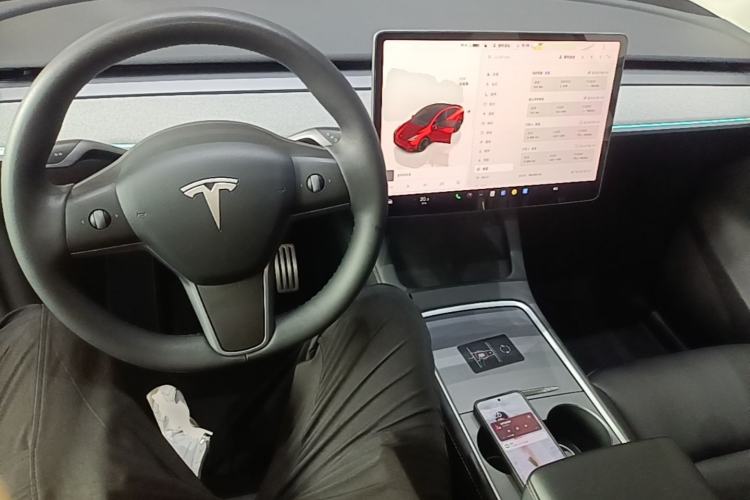 Used Tesla Model Y 2023 High-Performance All-Wheel-Drive Version Center Console