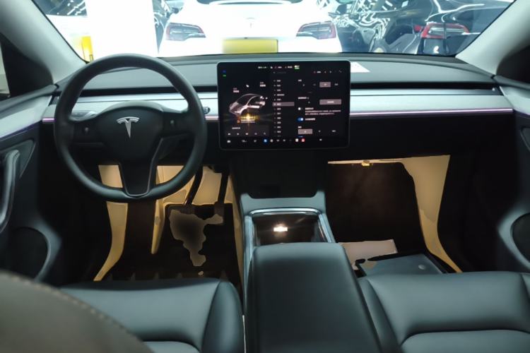 Used Tesla Model Y 2023 Rear-Wheel-Drive Version Center Console