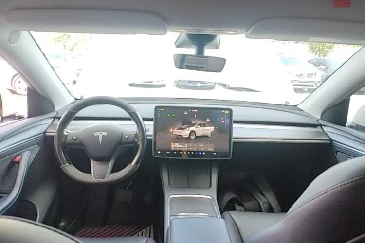 Used Tesla Model Y 2023 Rear-Wheel-Drive Version Center Console
