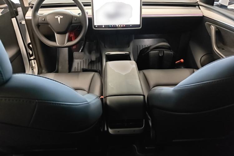 Used Tesla Model Y 2023 Rear-Wheel-Drive Version Center Console