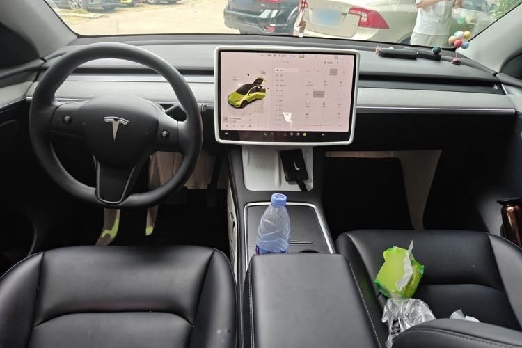 Used Tesla Model Y 2023 Rear-Wheel-Drive Version Center Console