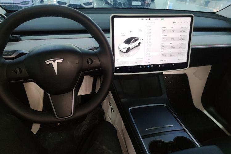 Used Tesla Model Y 2023 Rear-Wheel-Drive Version Center Console
