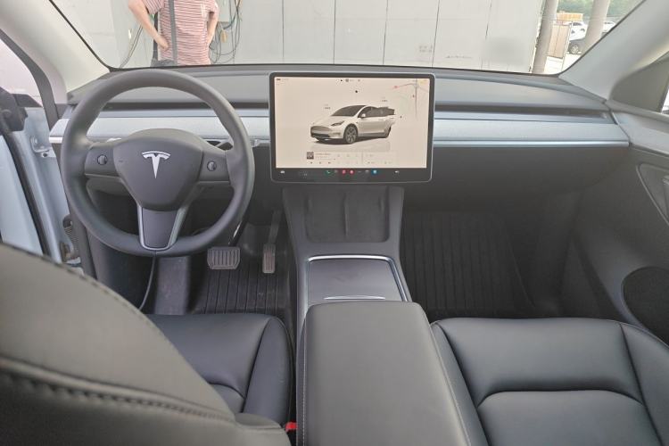 Used Tesla Model Y 2023 Rear-Wheel-Drive Version Center Console