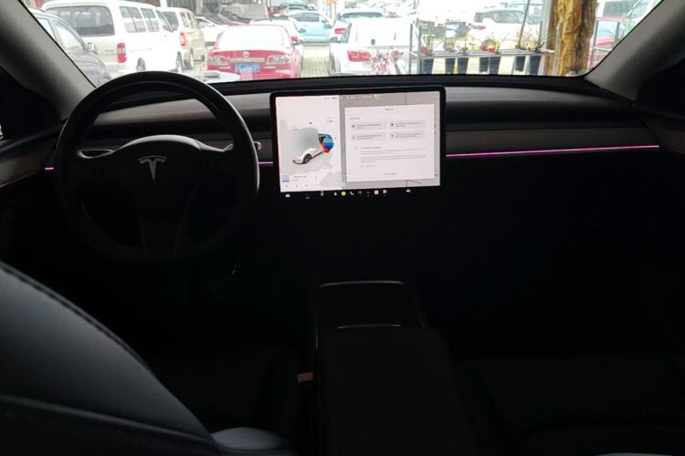 Used Tesla Model Y 2023 Rear-Wheel-Drive Version Center Console