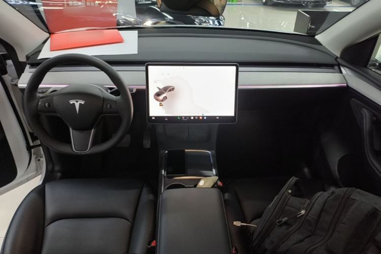 Used Tesla Model Y 2023 Rear-Wheel-Drive Version Center Console