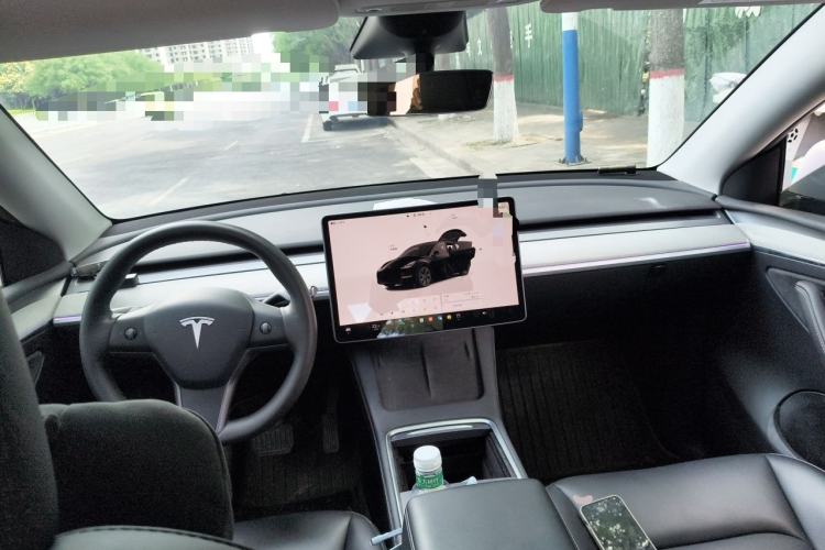 Used Tesla Model Y 2023 Rear-Wheel-Drive Version Center Console