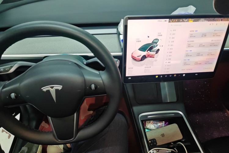 Used Tesla Model Y 2023 Rear-Wheel-Drive Version Center Console