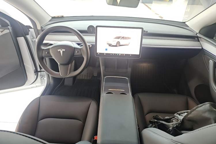 Used Tesla Model Y 2023 Rear-Wheel-Drive Version Center Console