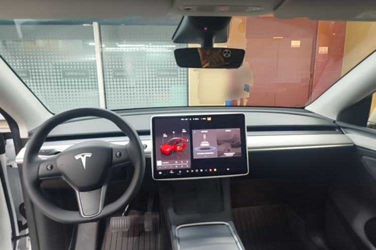 Used Tesla Model Y 2023 Rear-Wheel-Drive Version Center Console