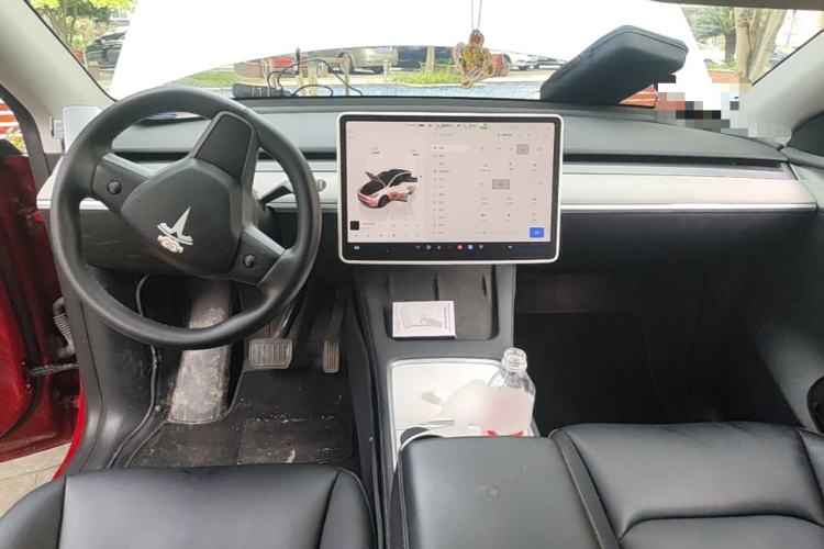 Used Tesla Model Y 2023 Rear-Wheel-Drive Version Center Console