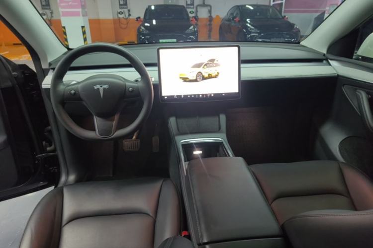 Used Tesla Model Y 2023 Rear-Wheel-Drive Version Center Console