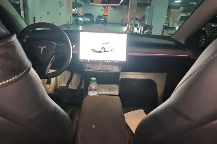Used Tesla Model Y 2023 Rear-Wheel-Drive Version Center Console