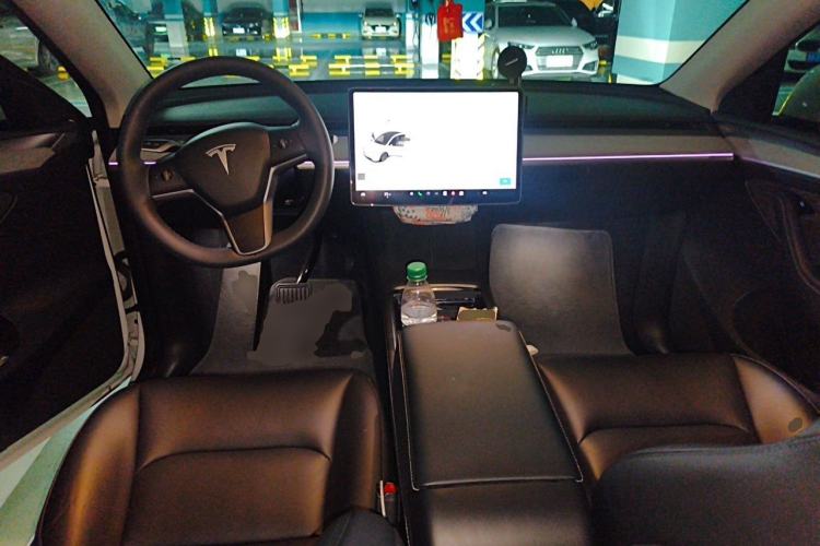Used Tesla Model Y 2023 Rear-Wheel-Drive Version Center Console