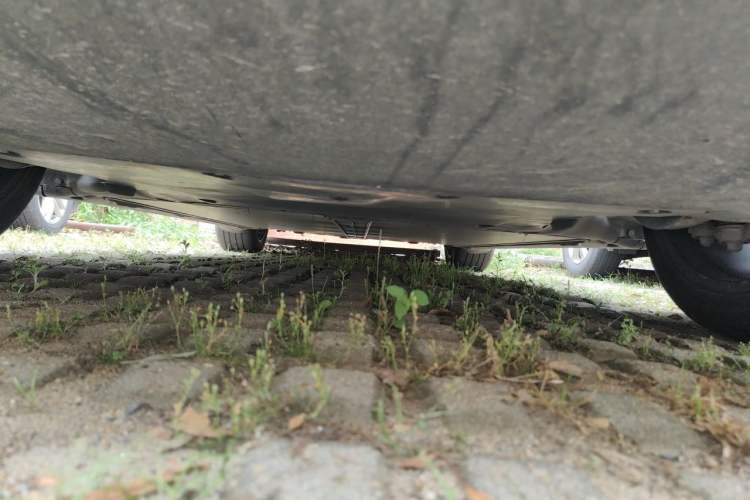 Used Tesla Model Y 2023 Rear-Wheel-Drive Version Chassis Front