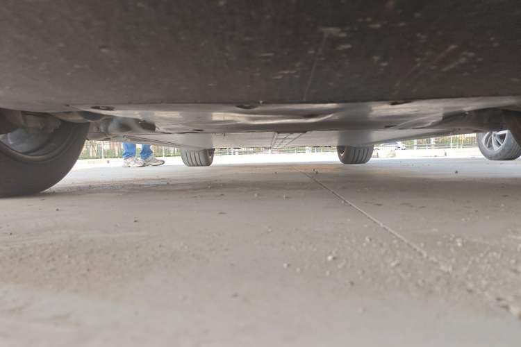 Used Tesla Model Y 2023 Rear-Wheel-Drive Version Chassis Front