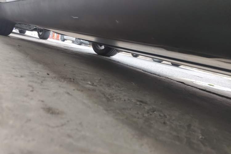 Used Tesla Model Y 2023 Long-Range All-Wheel-Drive Version Chassis Front Right