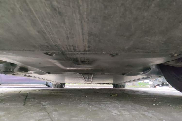 Used Tesla Model Y 2023 Rear-Wheel-Drive Version Chassis Front