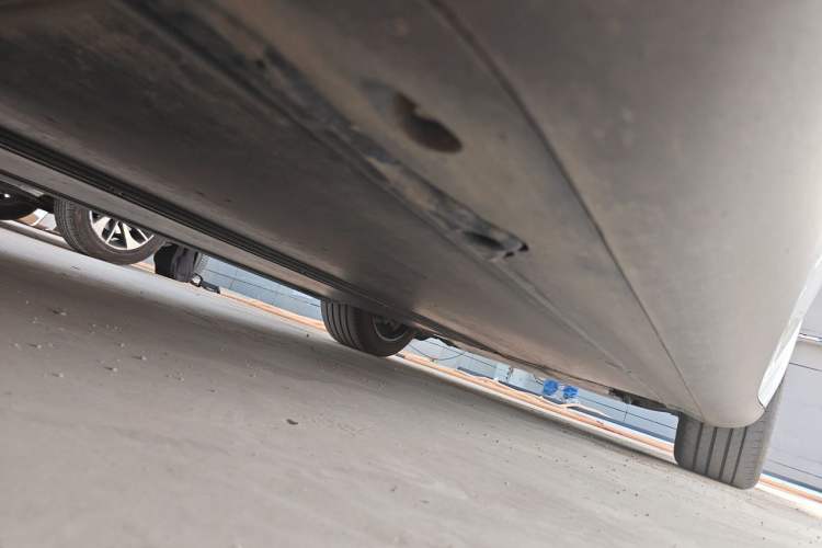 Used Tesla Model Y 2023 Rear-Wheel-Drive Version Chassis Rear Right