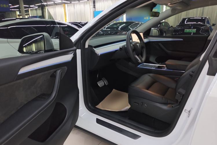 Used Tesla Model Y 2023 High-Performance All-Wheel-Drive Version Driver Seat