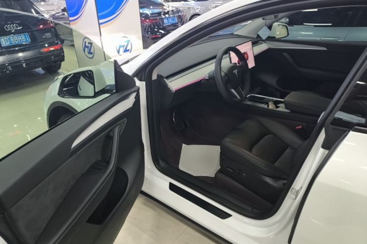 Used Tesla Model Y 2023 Rear-Wheel-Drive Version Driver Seat