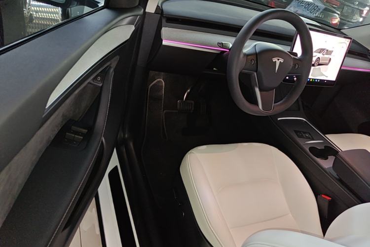 Used Tesla Model Y 2023 Rear-Wheel-Drive Version Driver Seat