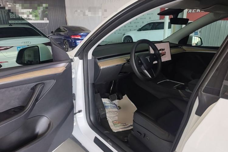 Used Tesla Model Y 2023 Rear-Wheel-Drive Version Driver Seat