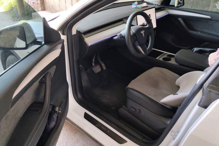 Used Tesla Model Y 2023 Rear-Wheel-Drive Version Driver Seat