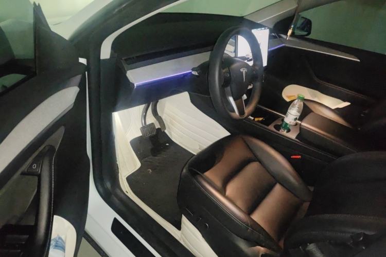 Used Tesla Model Y 2023 Long-Range All-Wheel-Drive Version Driver Seat