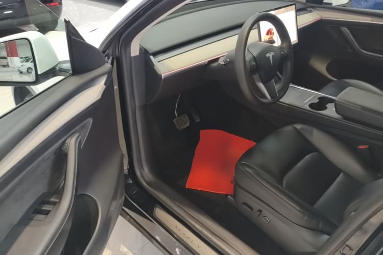Used Tesla Model Y 2023 Rear-Wheel-Drive Version Driver Seat