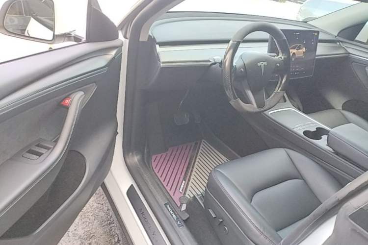Used Tesla Model Y 2023 Rear-Wheel-Drive Version Driver Seat
