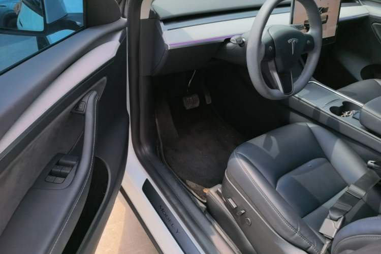 Used Tesla Model Y 2023 Rear-Wheel-Drive Version Driver Seat