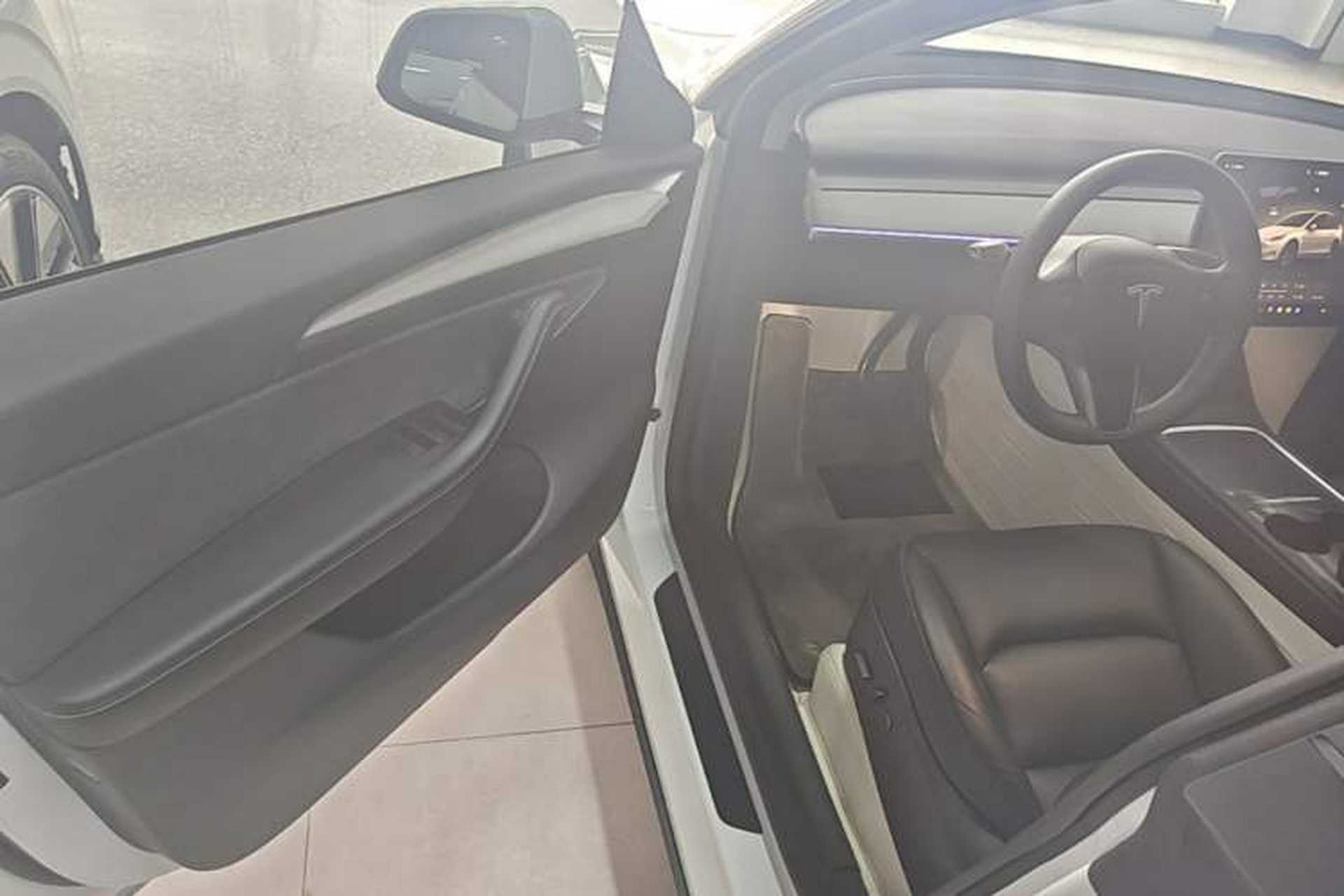 Used Tesla Model Y 2023 Rear-Wheel-Drive Version Driver Seat