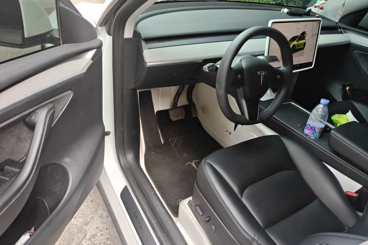 Used Tesla Model Y 2023 Rear-Wheel-Drive Version Driver Seat