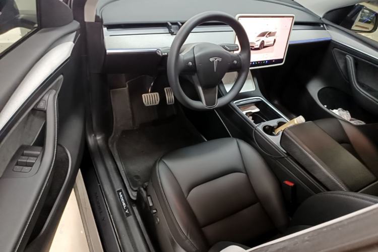Used Tesla Model Y 2023 High-Performance All-Wheel-Drive Version Driver Seat
