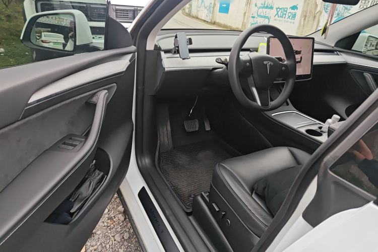 Used Tesla Model Y 2023 Rear-Wheel-Drive Version Driver Seat