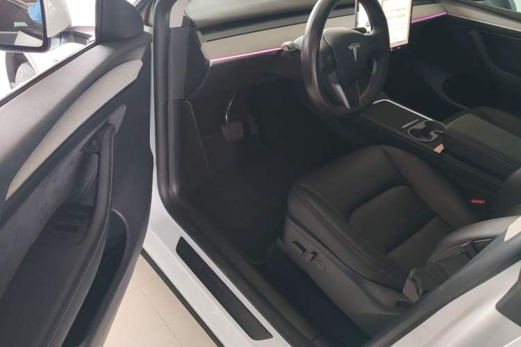 Used Tesla Model Y 2023 Rear-Wheel-Drive Version Driver Seat