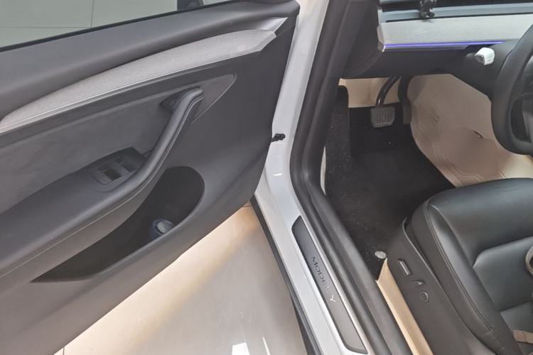 Used Tesla Model Y 2023 Rear-Wheel-Drive Version Driver Seat